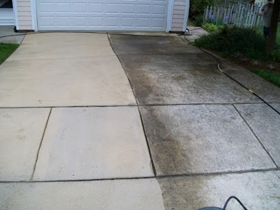 Before and after Drive way cleaning done in The Woodlands Texa